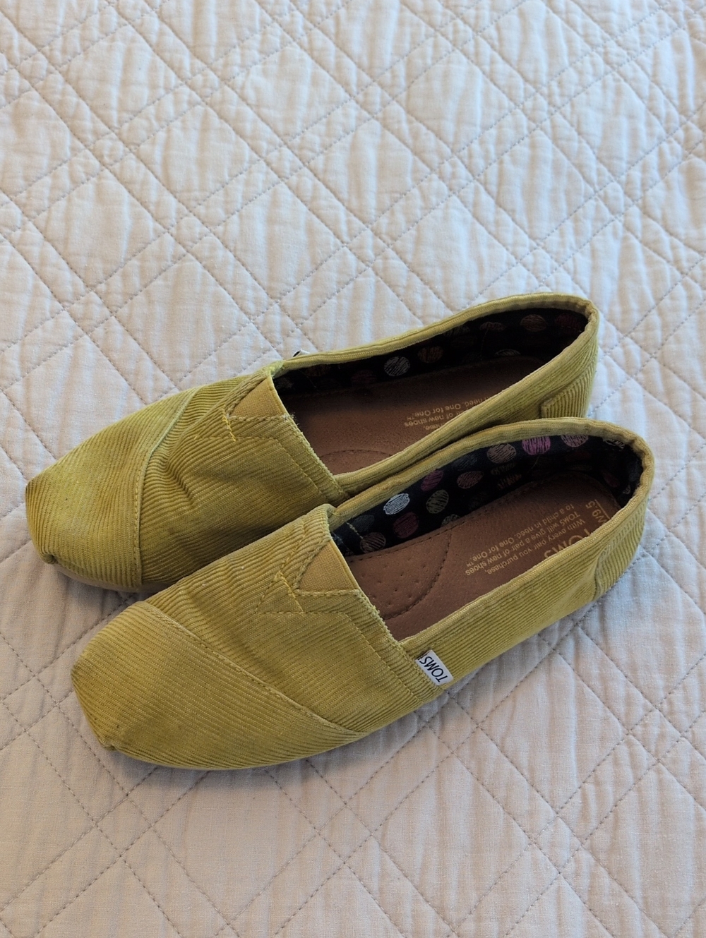 TOMS Women’s Lime Green Corduroy Slip-On Shoes